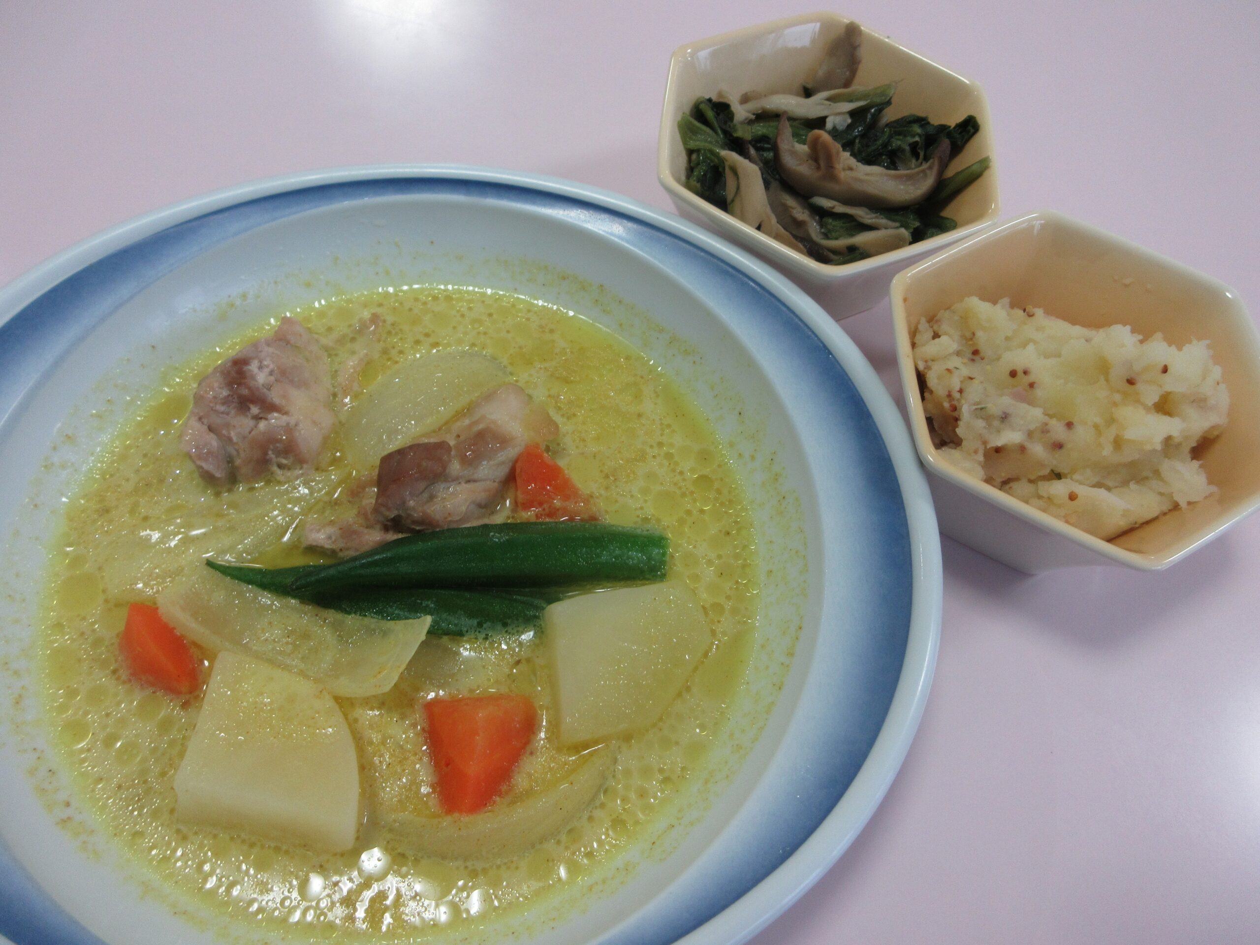鶏肉のうま味とカレー