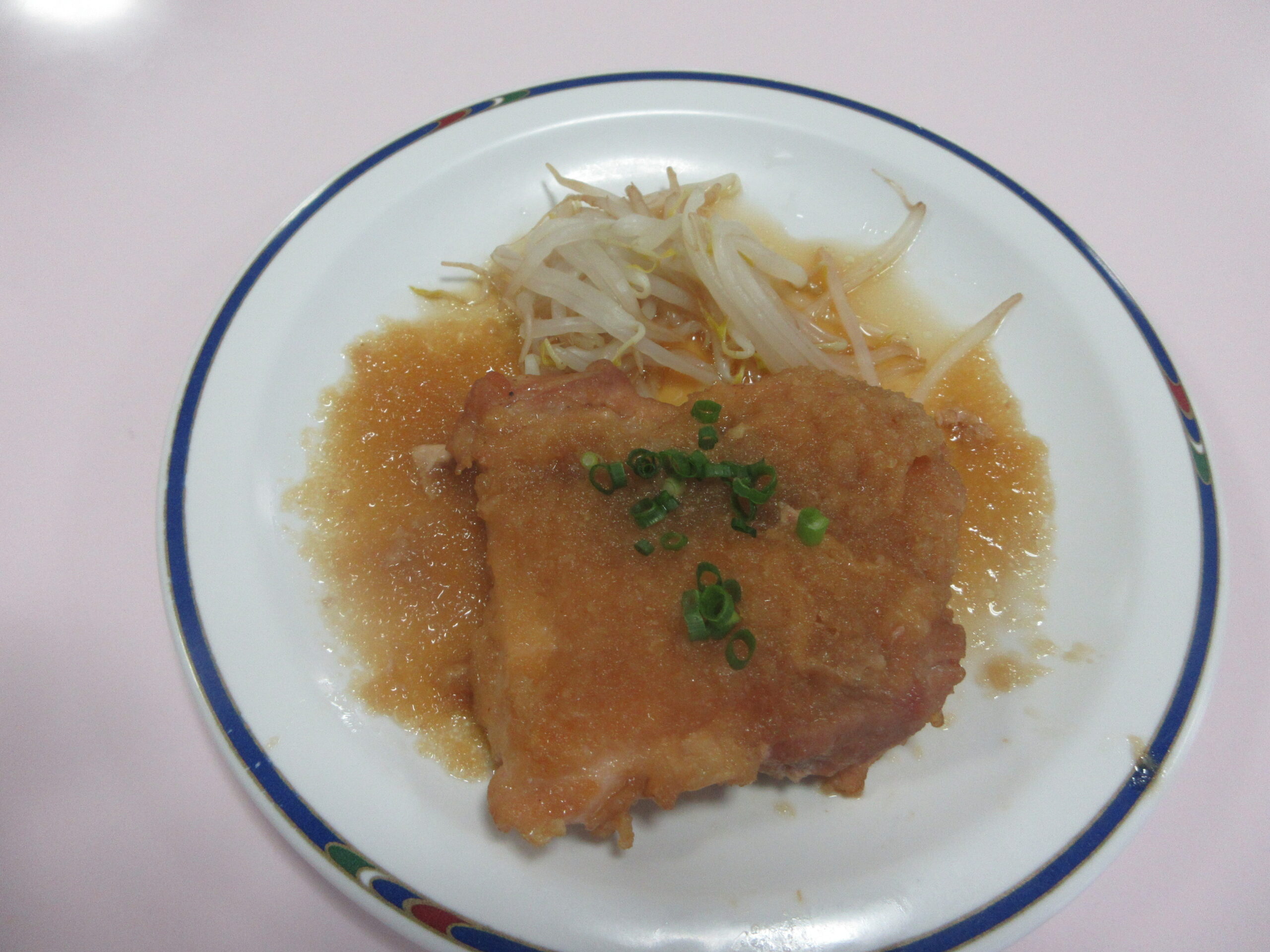 照り焼きチキン　おろしソースがけ
