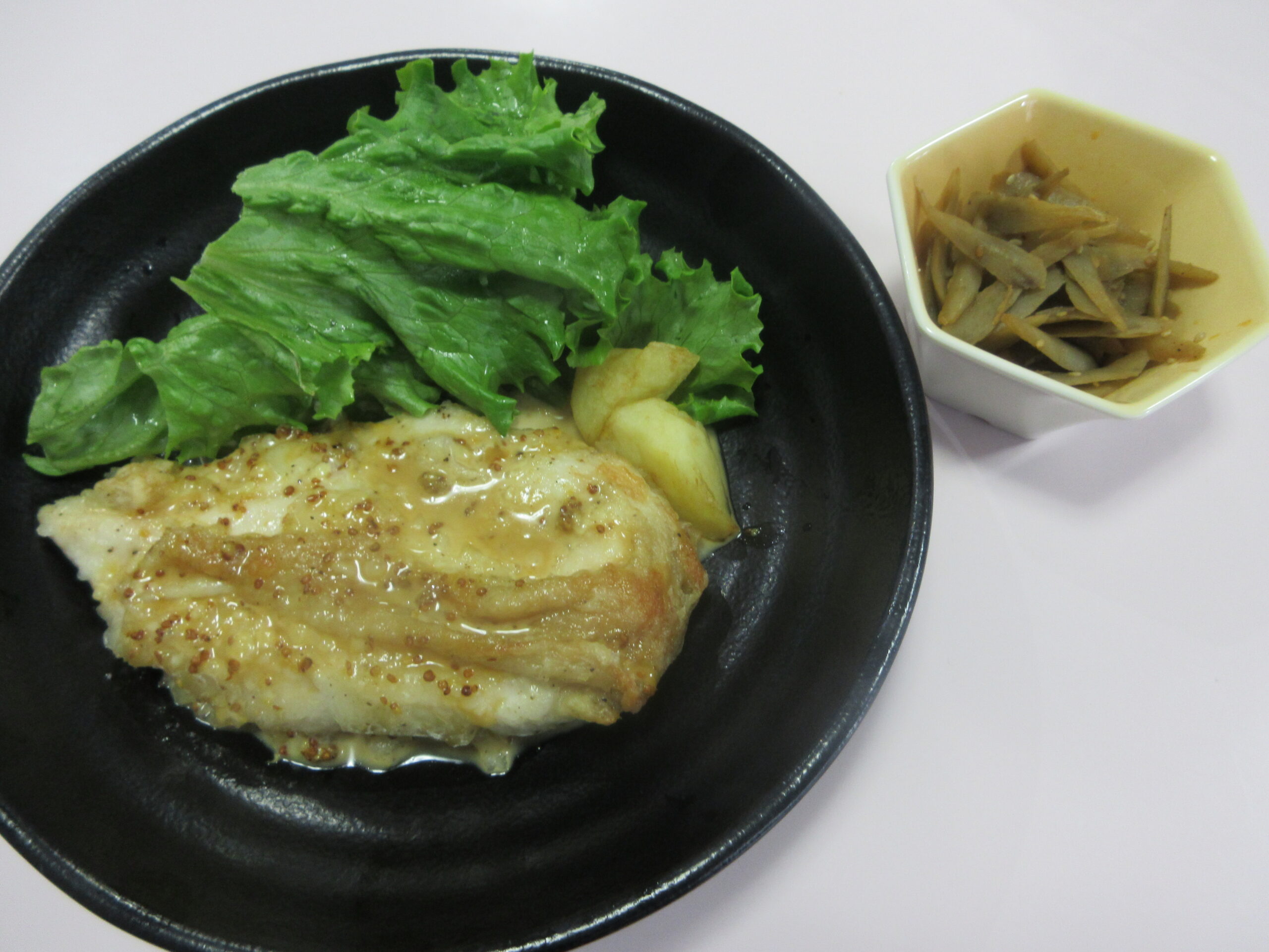 甘辛い味付けでごはん