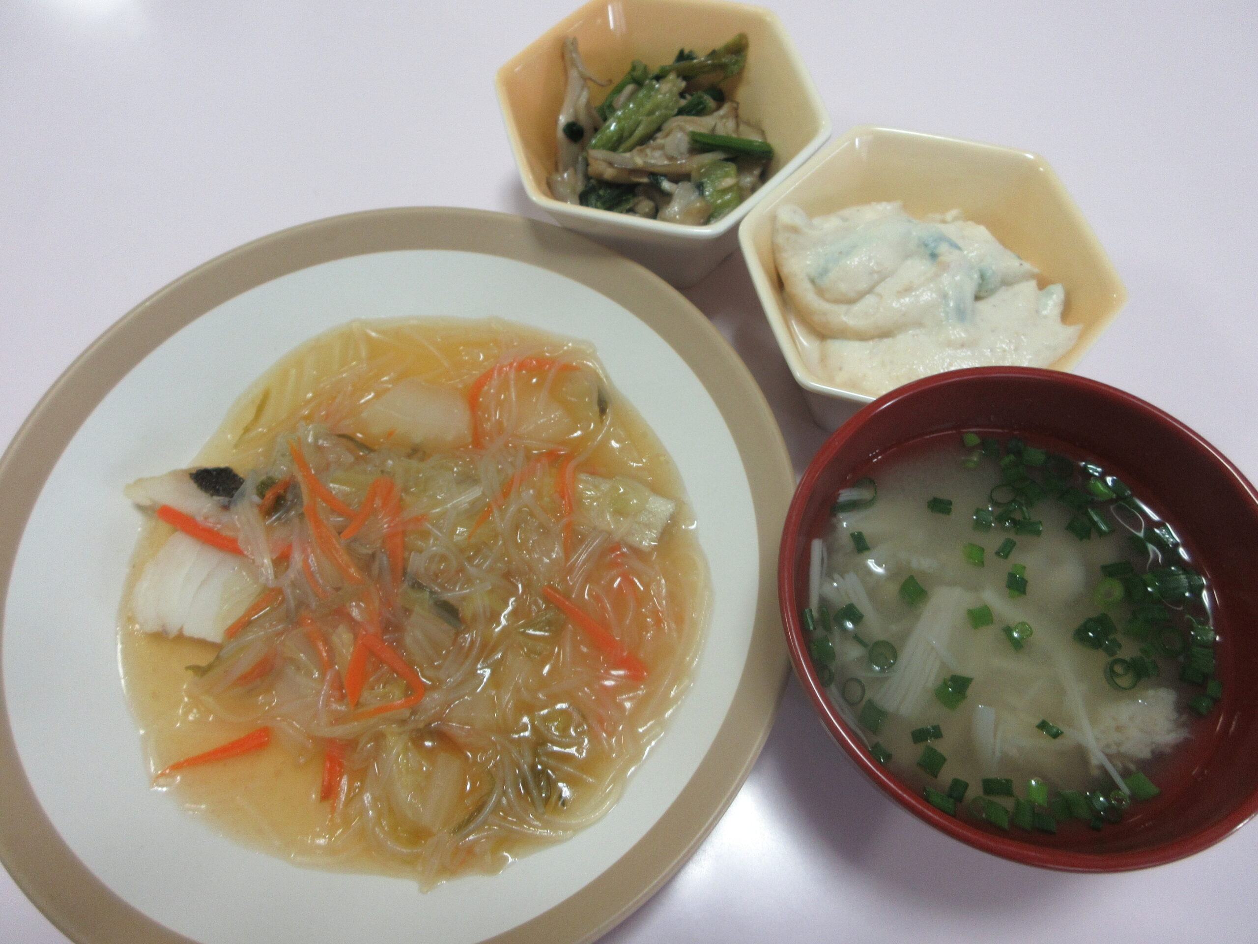 タラとたっぷりの具材