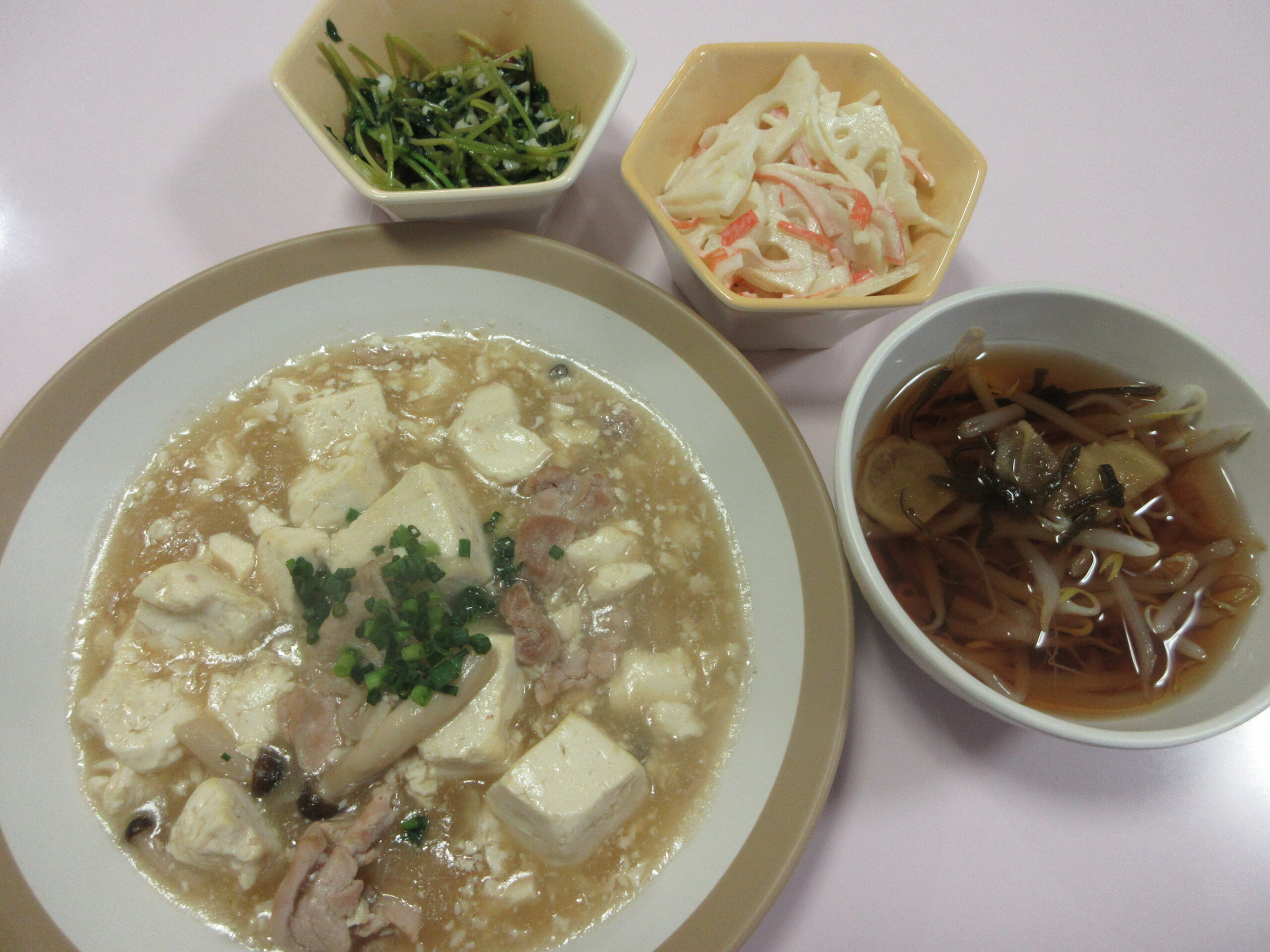 ピリ辛のみそ味でごは